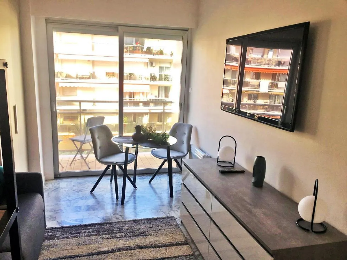Beachfront Studio On Promenade Des Anglais Nice France